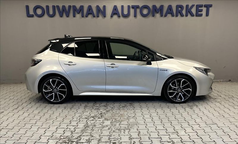 Toyota Corolla 2,0 Hybrid AT SELECTION - fotka 17 z 17