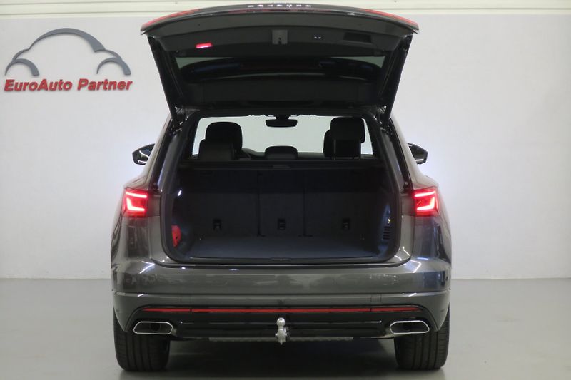 Volkswagen Touareg (2024) R-Line 3,0TDI 210kW Nez. top. - fotka 40 z 42
