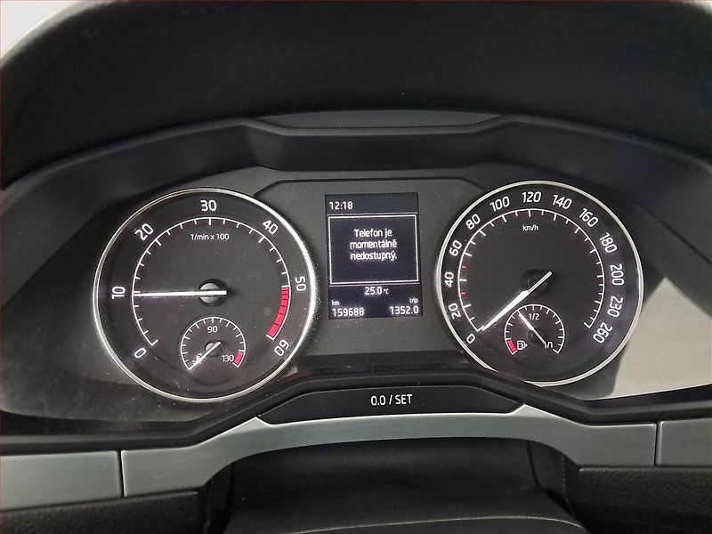 Škoda Superb (2015) Ambition 2.0 TDI, 4X4 - fotka 11 z 20