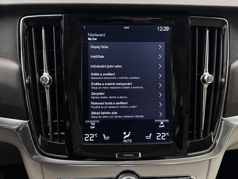 Volvo V90 CC D5 AWD PRO POLESTAR CZ AUT  - fotka 37 z 42