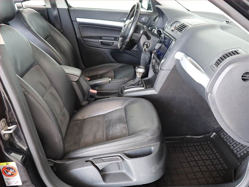 Škoda Octavia (2011) Scout 2.0 TDI, 4X4, Automat - fotka 9 z 21