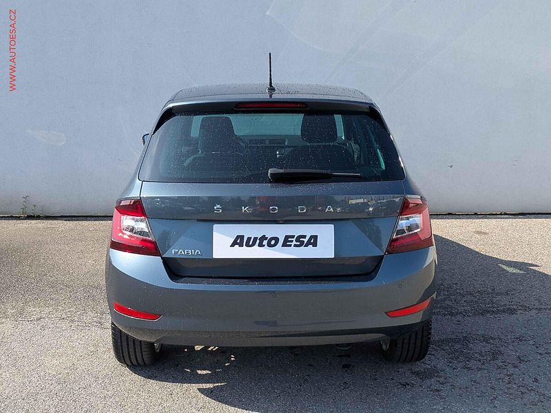 Škoda Fabia (2020) 1.0TSi, ČR, LED, AC - fotka 5 z 16