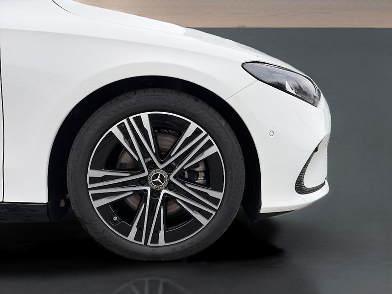 Mercedes-Benz CLA (2025) 200 - fotka 15 z 15