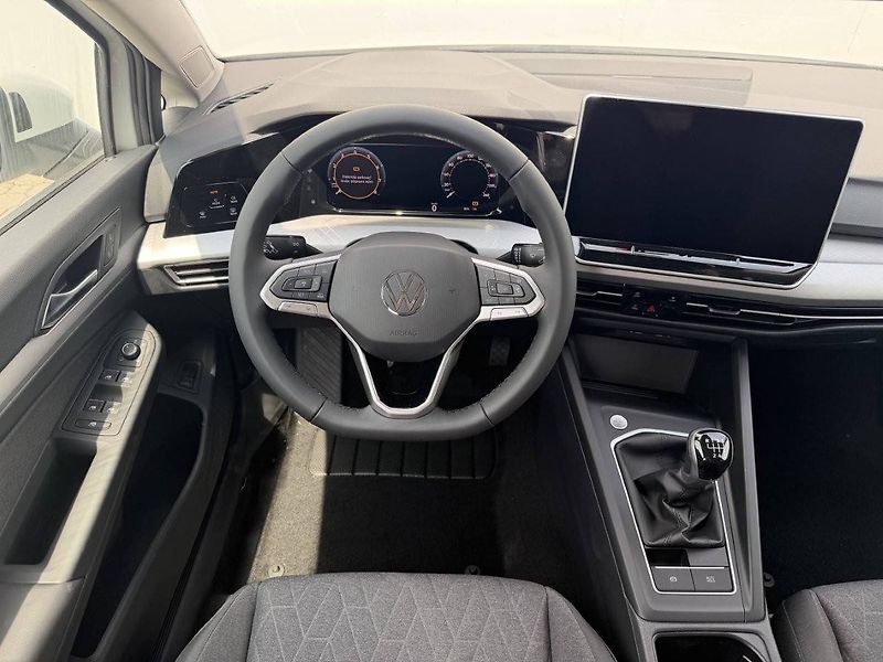 Volkswagen Golf (2026) People 6G 1,5TSI - fotka 6 z 9