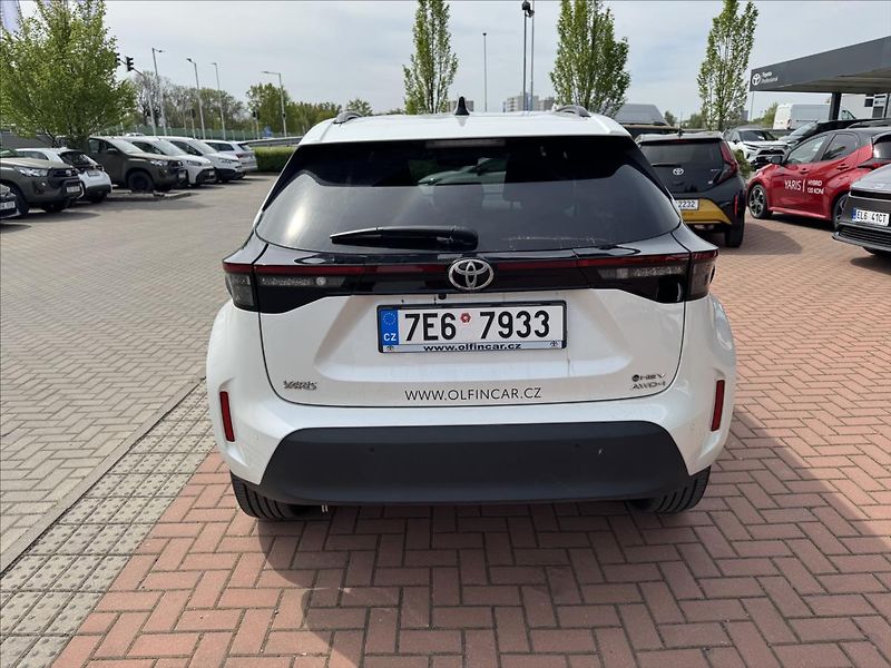 Toyota Yaris Cross 1,5 Style 4x4 - fotka 6 z 12