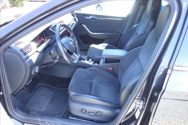 Škoda Superb 2,0 TDi,SERV.KN.,SPORTLINE,DSG - fotka 10 z 49