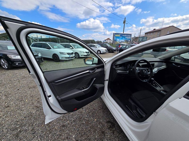 Škoda Octavia (2023) 1.5 TGi 96KW Amb - fotka 9 z 23