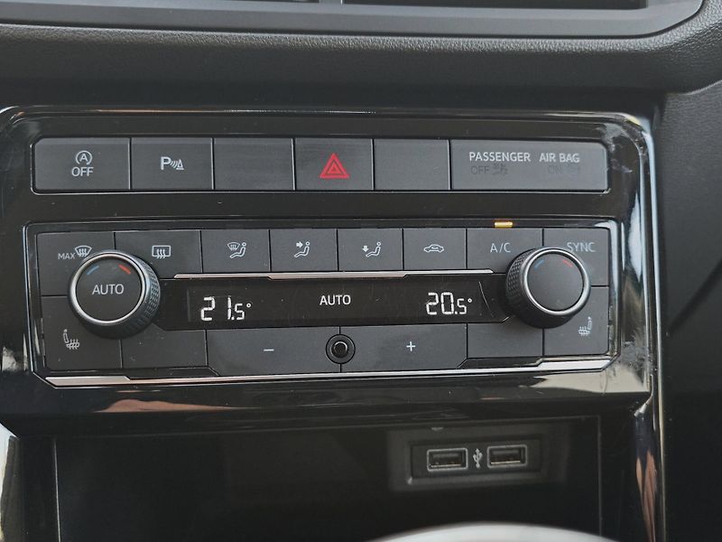 Volkswagen T-Cross (2019) 1.0 TSi 85kW, LED, DPH - fotka 21 z 24