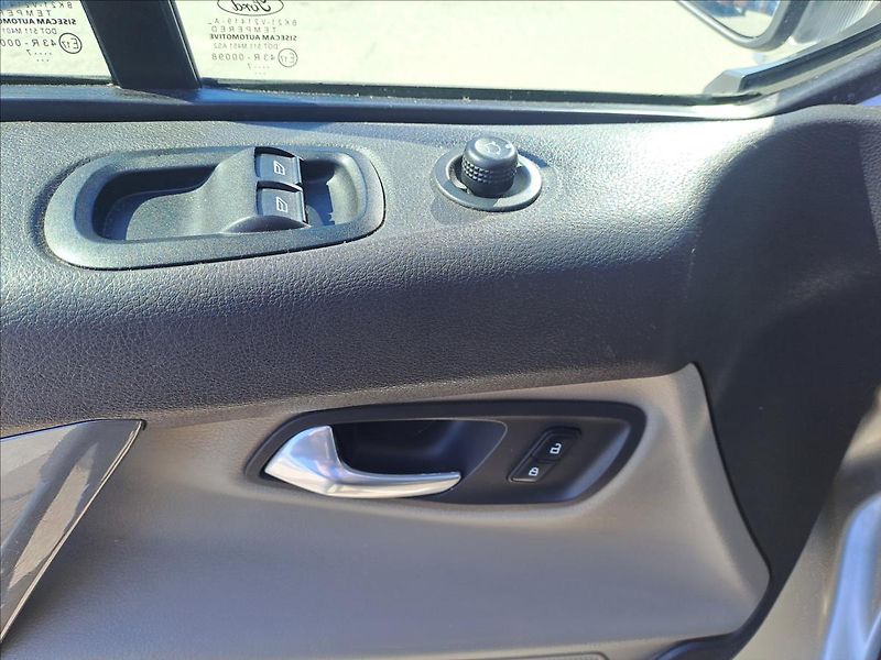 Ford Tourneo Custom 2,0 TDCI 9 MÍST - fotka 11 z 21