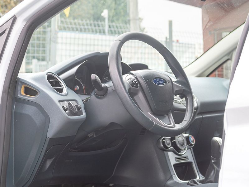 Ford Fiesta (2010) 1.25i 60KW – TAŽNÝ - fotka 11 z 40