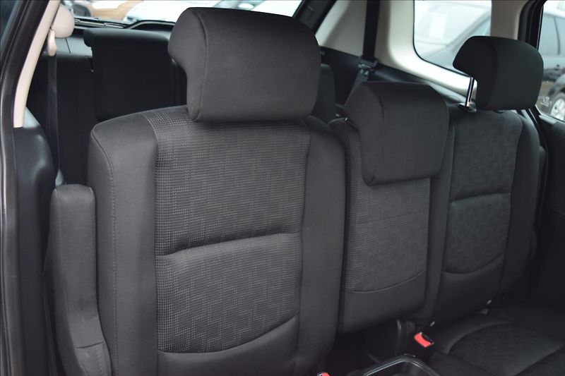 Mazda 5 1,8 i 85KW 7MÍST TAŽNÉ - fotka 17 z 45