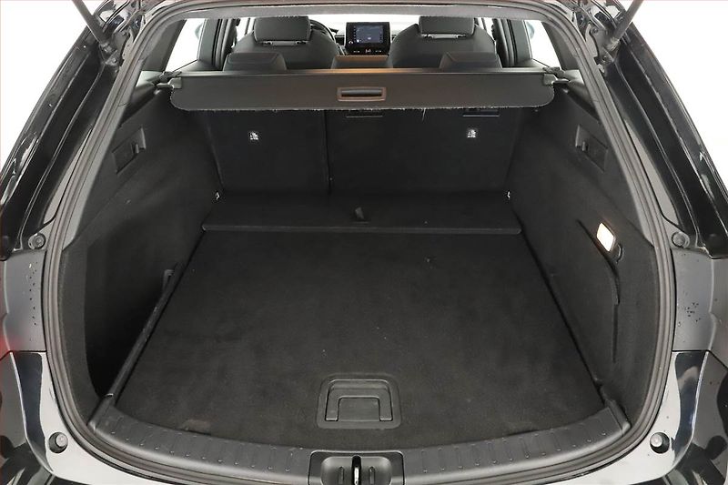 Toyota Corolla (2022) 2.0 Hybrid - fotka 17 z 18
