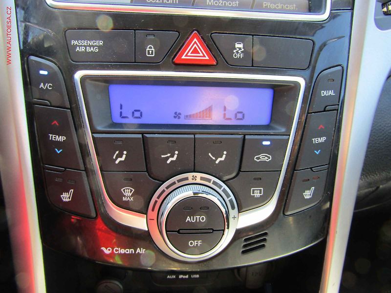 Hyundai i30 (2012) 1.6 CRDI, STK4/28 - fotka 19 z 22