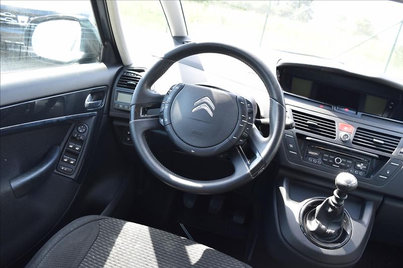 Citroën C4 Picasso 1,6 HDI 82KW NÍZKÉ KM 2XKOLA - fotka 32 z 50