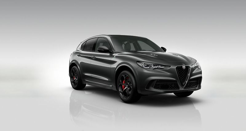 Alfa Romeo Stelvio (2026) Quadrifoglio 2.9 V6 BiTurbo 52 - fotka 1 z 6