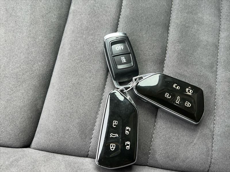 Volkswagen Multivan 2,0 TSi 150 kW 7DSG STYLE  T7 - fotka 30 z 33