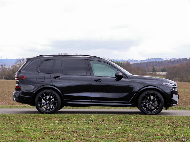 BMW X7 3,0 xDrive40d Mpacket - fotka 8 z 46