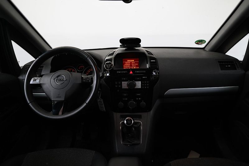 Opel Zafira - fotka 6 z 6