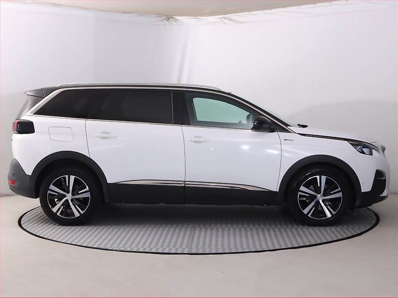 Peugeot 5008 (2018) GT Line 2.0 BlueHDi, Automat - fotka 6 z 23