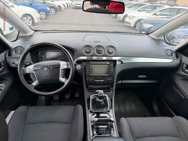 Ford S-MAX (2013) 2.0 TDCi, Titanium - fotka 8 z 16