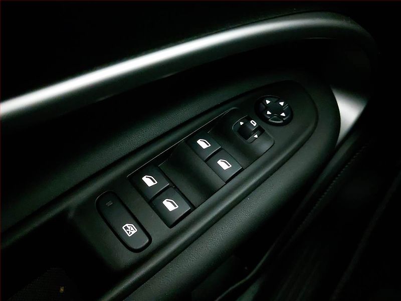 Jeep Avenger (2023) 1.2 Turbo - fotka 18 z 21