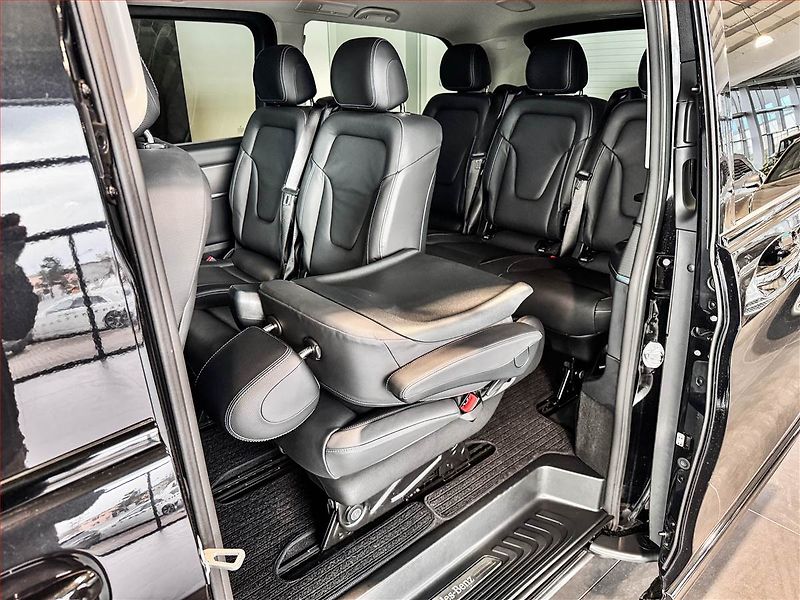 Mercedes-Benz Třídy V (2024) 300 d 4MATIC - fotka 18 z 18