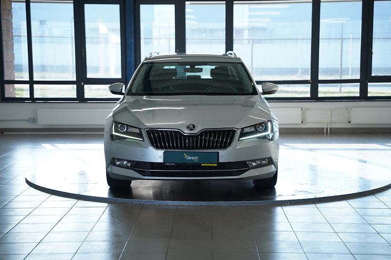 Škoda Superb - fotka 4 z 25