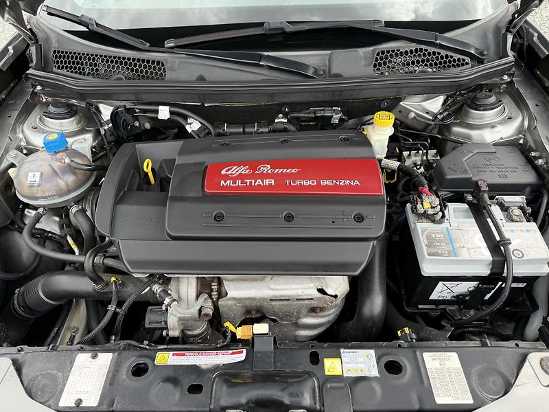 Alfa Romeo Giulietta 1,4 TB 125kW Xenony - fotka 5 z 36