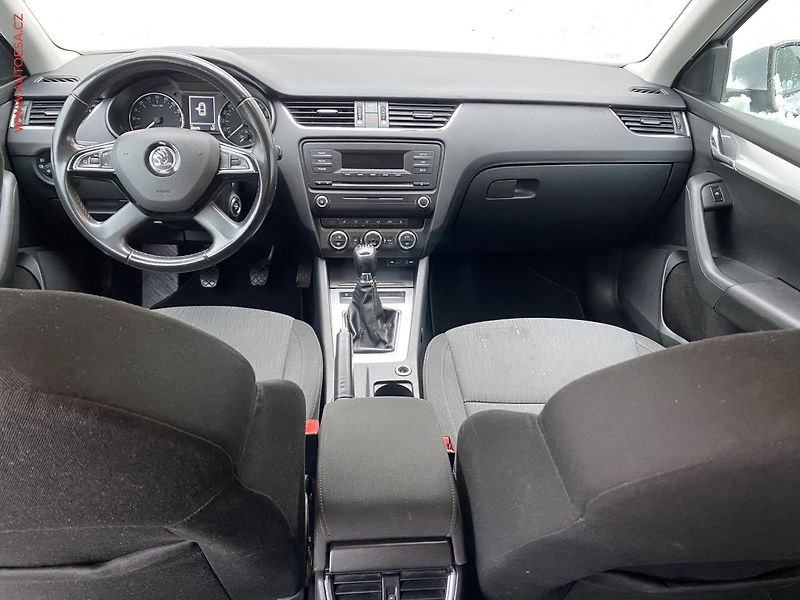 Škoda Octavia (2014) 1.6 TDi, ČR, AC, výhřev sed - fotka 8 z 17