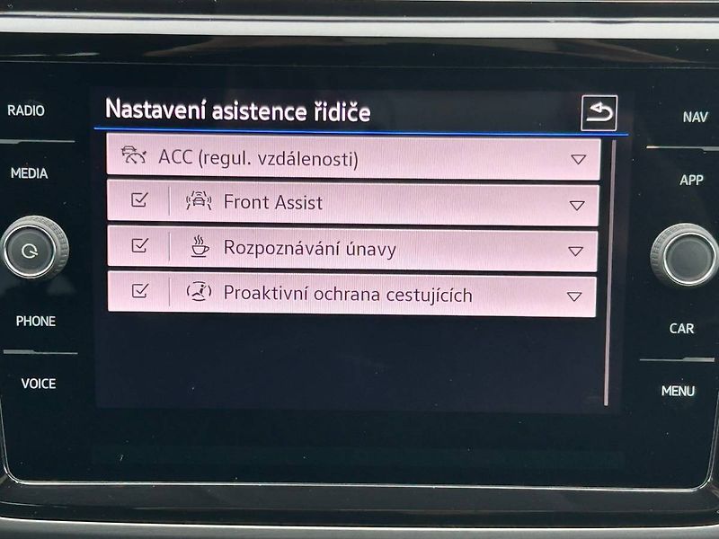 Volkswagen Touran (2022) 1.5 TSI 110kW DSG tažné - fotka 23 z 33