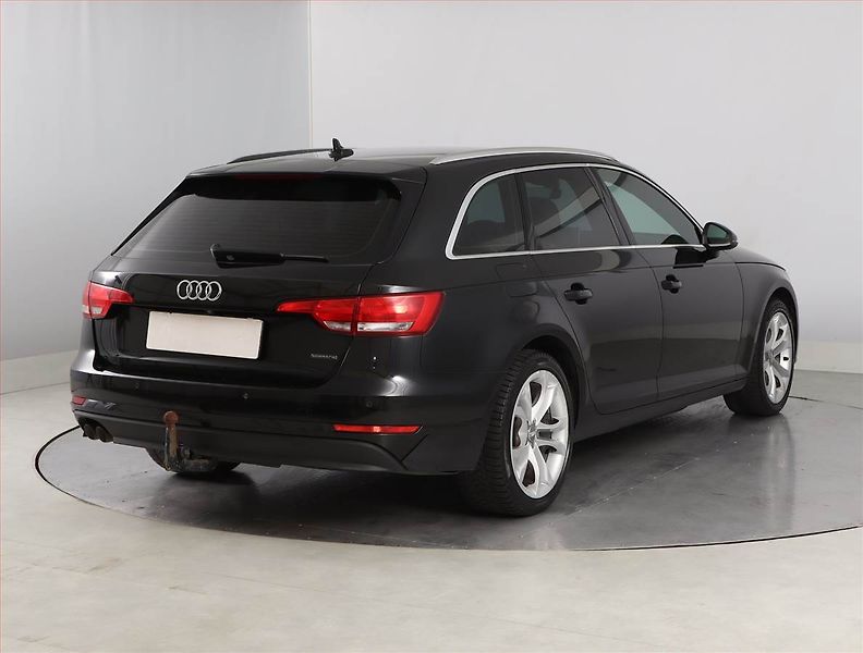 Audi A4 (2016) 2.0 TDI, 4X4, Automat, Navi - fotka 5 z 24
