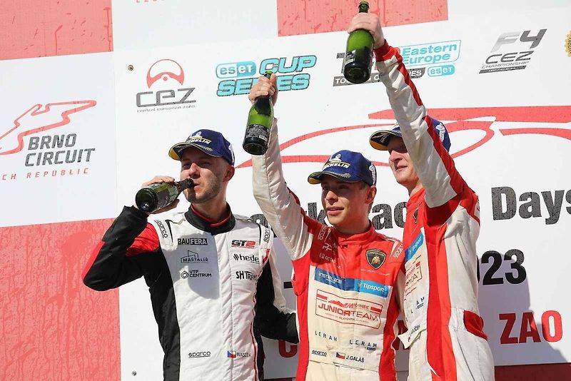 Druhý zářijový víkend patřil na Automotodromu Brno tradiční události Masaryk Racing Days.