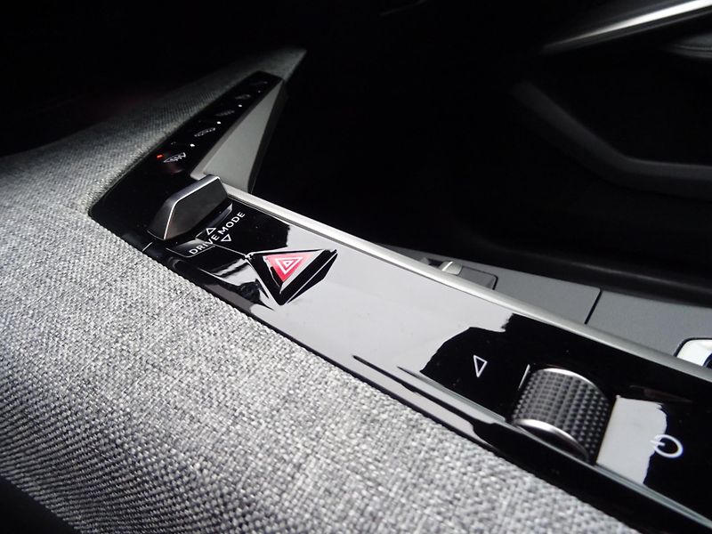 Peugeot 5008 (2026) GT Hybrid 145k e-DCS6 - fotka 25 z 56