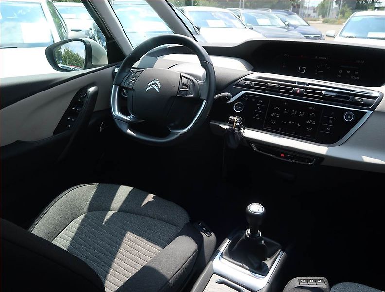 Citroën C4 Picasso (2018) 1.6 BlueHDi, ČR,1.maj - fotka 7 z 21