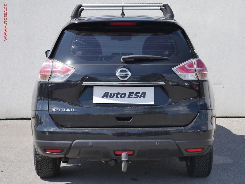 Nissan X-Trail (2014) 1.6dCi, AC, TZ, park.čidla - fotka 5 z 20