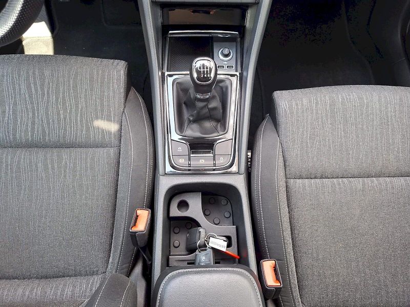 Škoda Karoq (2019) 2.0 TDI / 110 kW / 6MP / STYLE - fotka 16 z 35