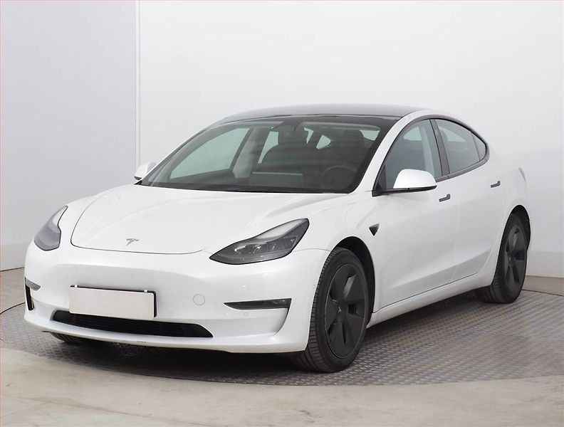 Tesla Model 3 (2022) Long Range 4WD 79kWh, SoH 91% - fotka 2 z 23
