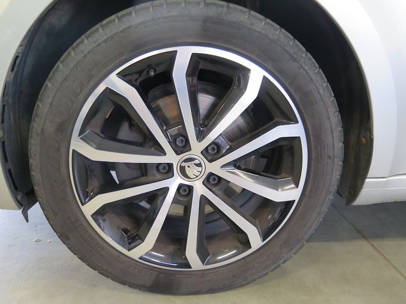 Škoda Octavia (2020) 2.0TDI,DSG,kamera,klim,navi - fotka 22 z 27