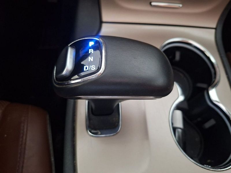 Jeep Grand Cherokee 3,0 V6 SUMMIT - fotka 11 z 20