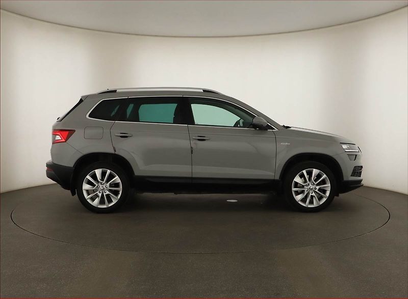 Škoda Karoq (2018) 1.5 TSI, Automat, Kůže - fotka 6 z 19