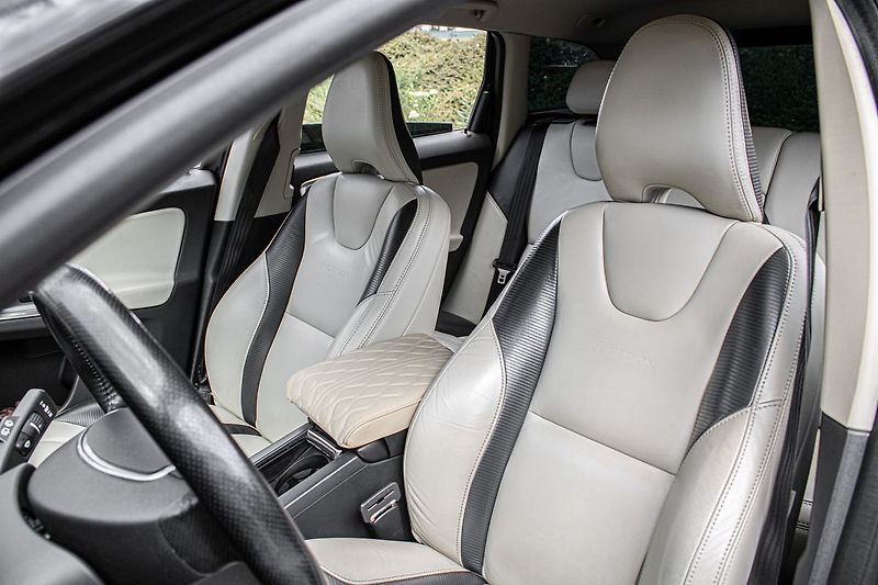 Volvo XC60 - fotka 10 z 28