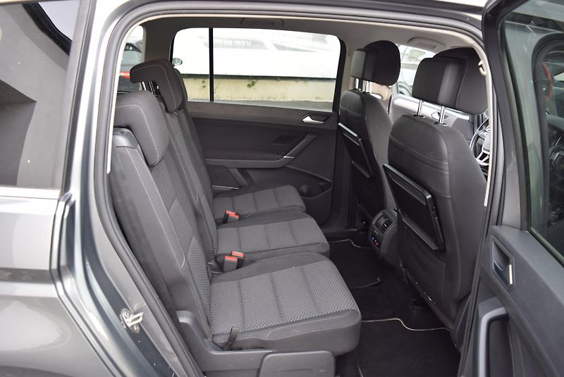 Volkswagen Touran (2017) 1.2TSI 81kw CLBMT 7MÍST TAŽNÉ - fotka 37 z 45