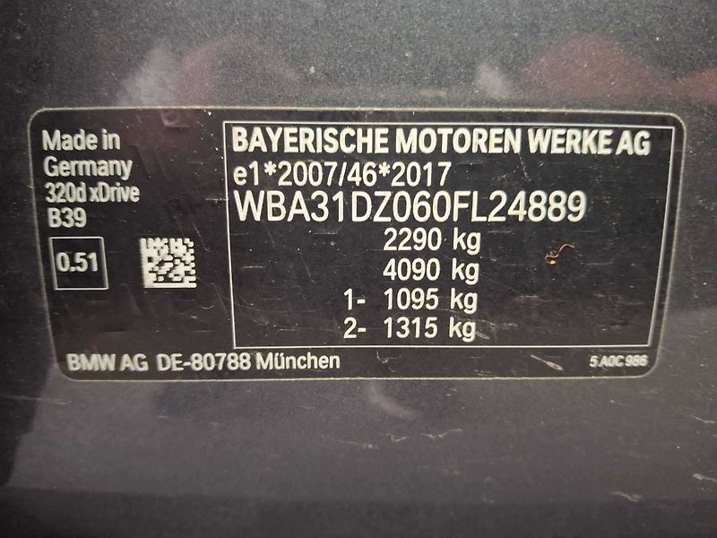 BMW Řada 3 320d xDrive AT Touring - fotka 35 z 83