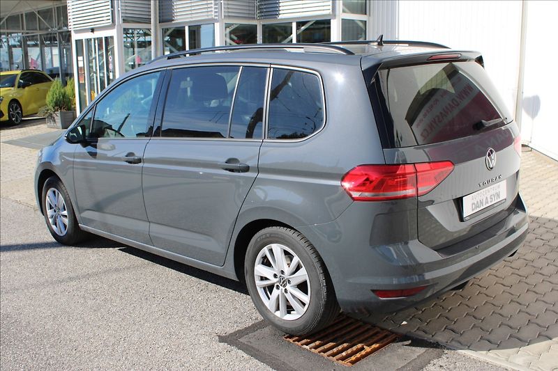 Volkswagen Touran 1,5 TSI DSG LED - fotka 4 z 4