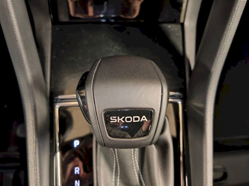 Škoda Karoq (2025) 1.5 TSI 110 kW DSG Sportline - fotka 19 z 32
