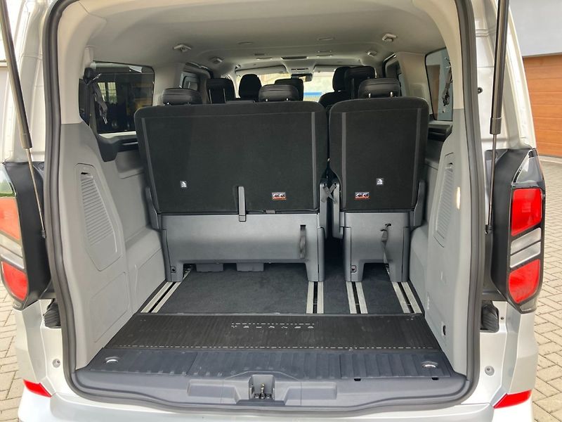 Ford Tourneo Custom (2024) TITANIUM LONG 8-AT AWD - fotka 10 z 24
