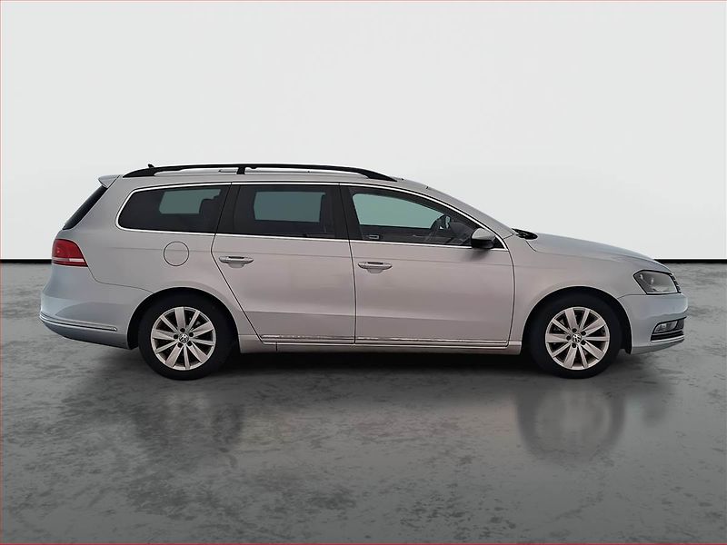 Volkswagen Passat (2013) 2.0 TDI, Automat, Navi - fotka 6 z 16