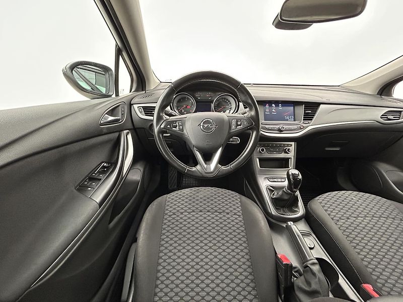 Opel Astra 1.6 CDTi Enjoy - fotka 15 z 24
