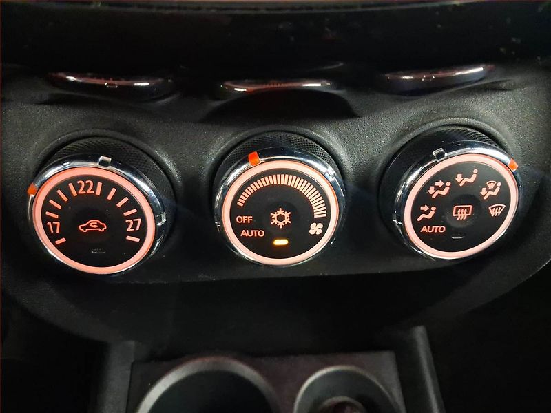 Mitsubishi ASX (2014) Inform 1.6 MIVEC, Tempomat - fotka 13 z 15