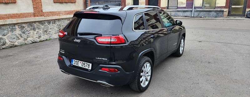 Jeep Cherokee (2015) 2.0D MJET LIMITED AWD LED DPH - fotka 6 z 54